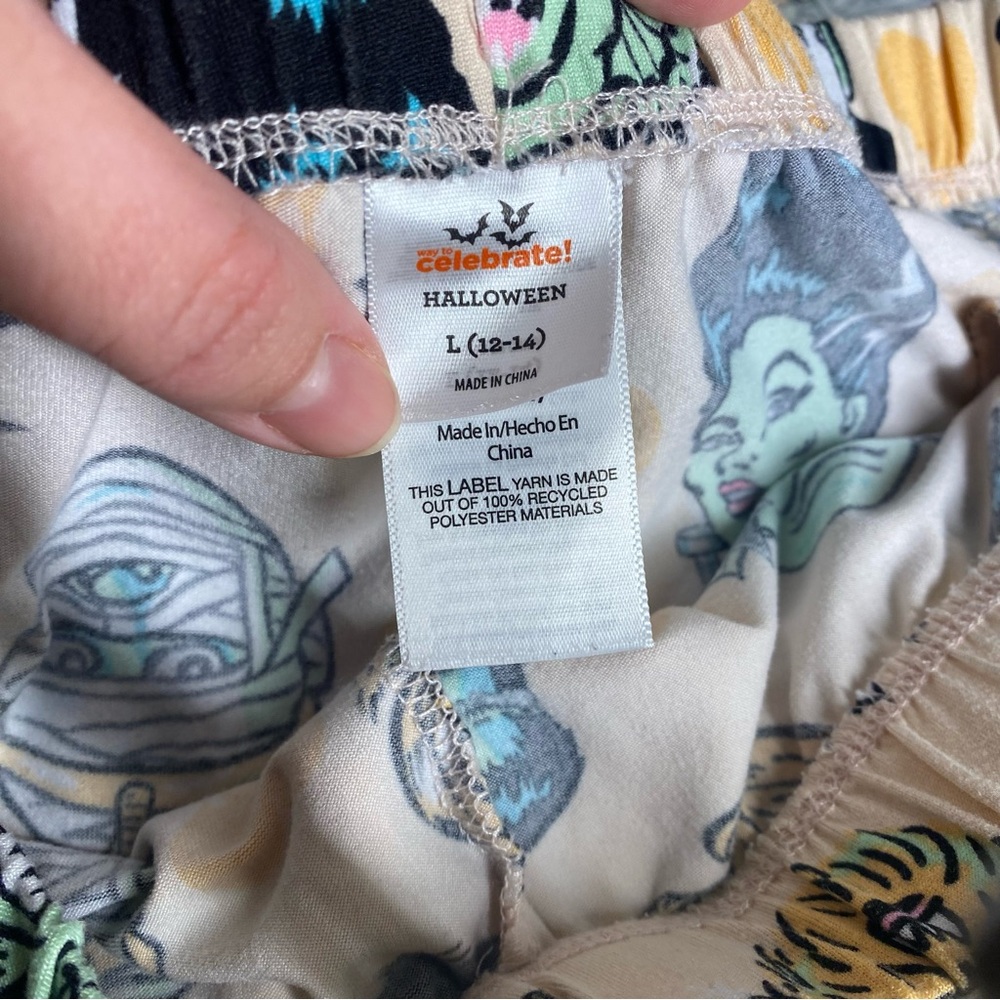 Halloween Classics Pajama Set - Multicolor L - Picture 2 of 6